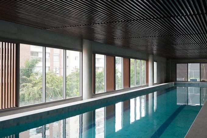 Piscina coberta em Apartamento cobertura no Alto de Pinheiros, São Paulo
