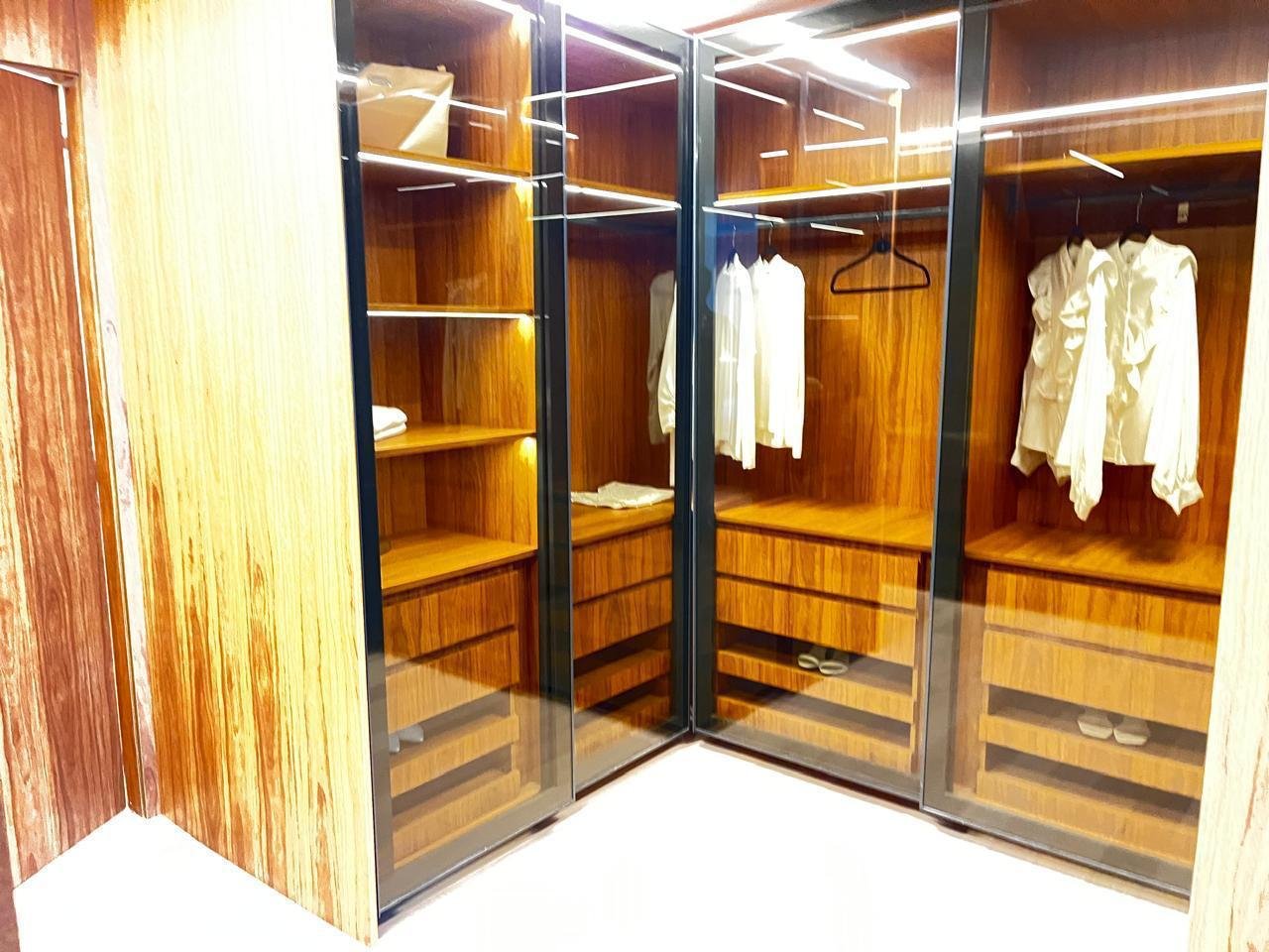Closet em apartamento cobertura no Alto de Pinheiros, São Paulo
