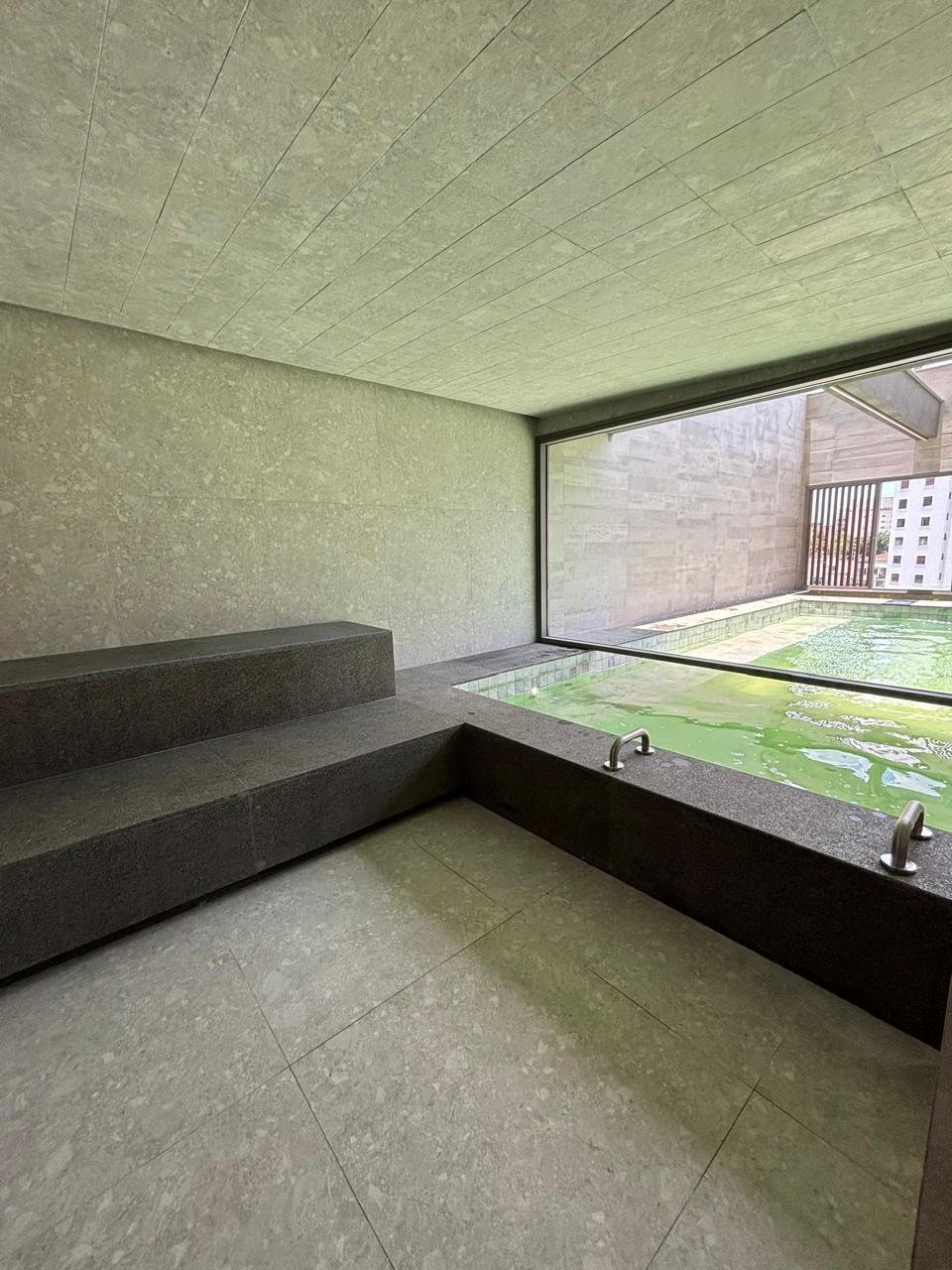 Piscina em condomínio de cobertura no Alto de Pinheiros, São Paulo